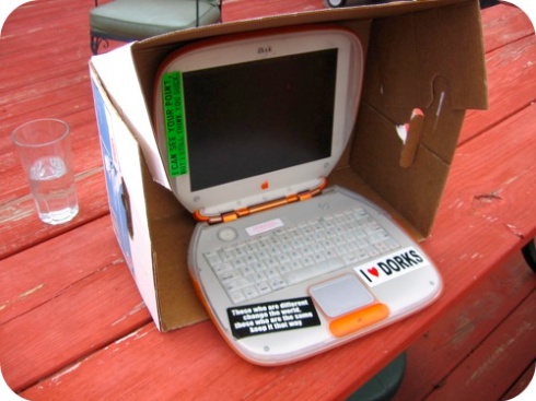 outdoor office laptop